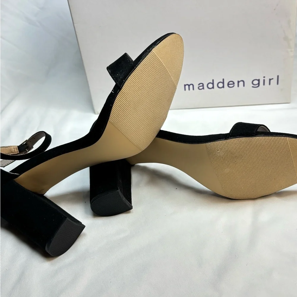 Madden‎ Girl “Aurora” Black Block Heel Sandals • Size 9M 👠🖤 - Picture 4 of 7
